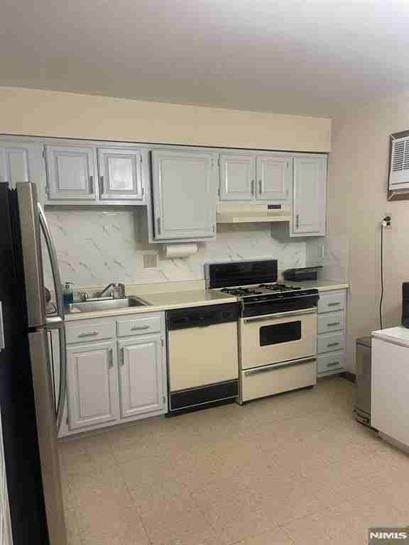 121 Main St - Photo 6 of 13