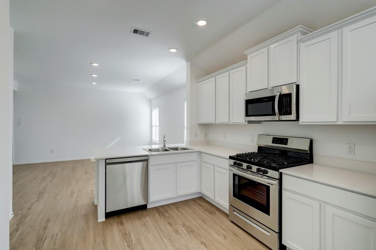 18916 Caney Forest Dr - Photo 5 of 10