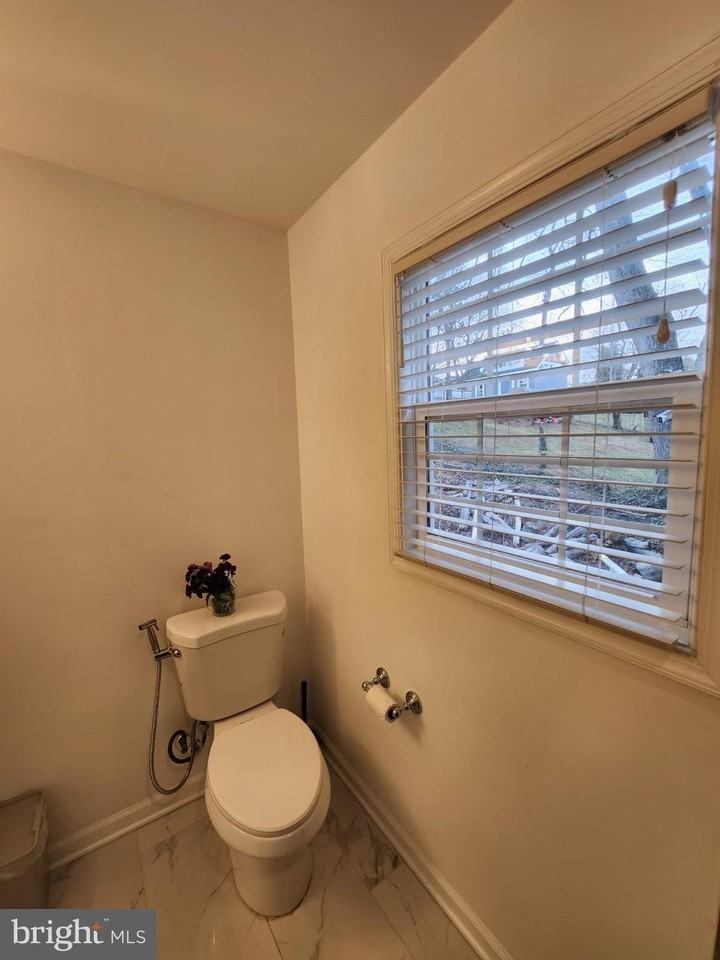 2050 Cherri Dr - Photo 4 of 14