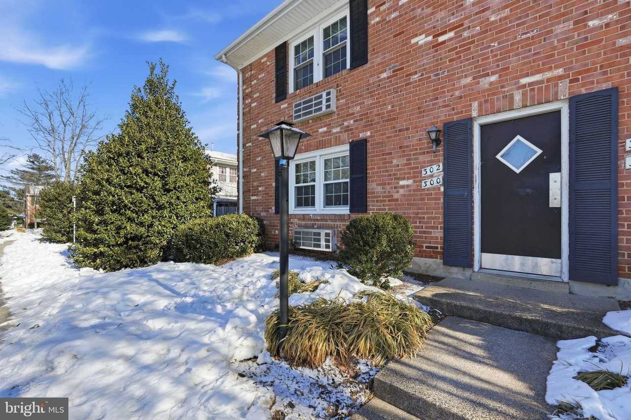 300 E Furman Dr - Photo 2 of 23