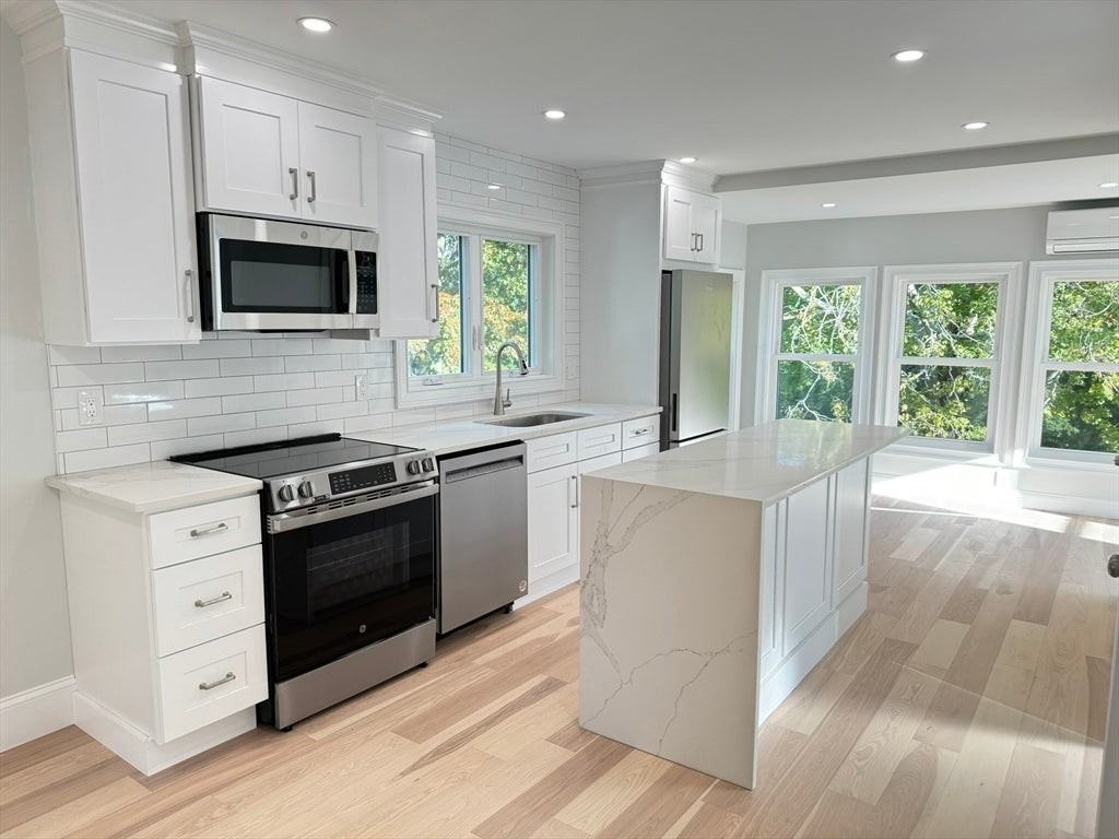 17 Fremont St - Photo 4 of 17