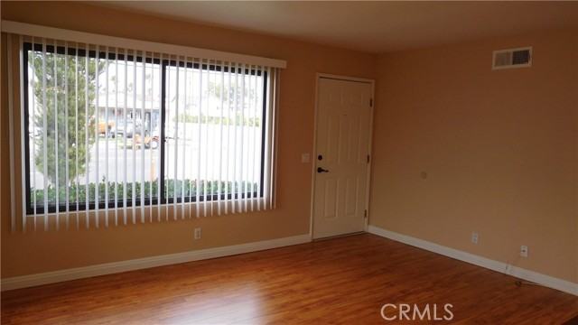 6042 Orange Ave - Photo 3 of 19