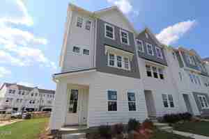 featured image of 712 Icarus Ln