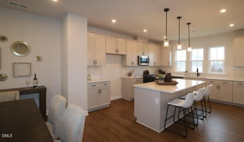 712 Icarus Ln - Photo 2 of 11