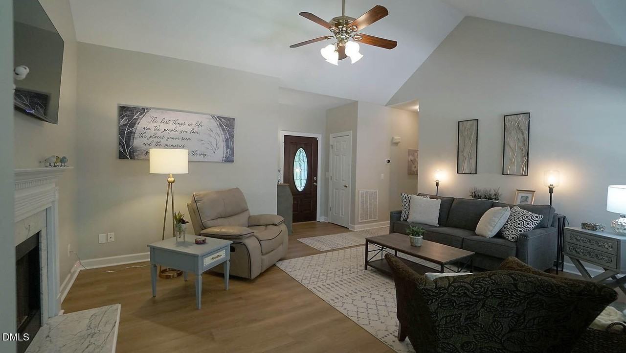 765 Appaloosa Way - Photo 2 of 39