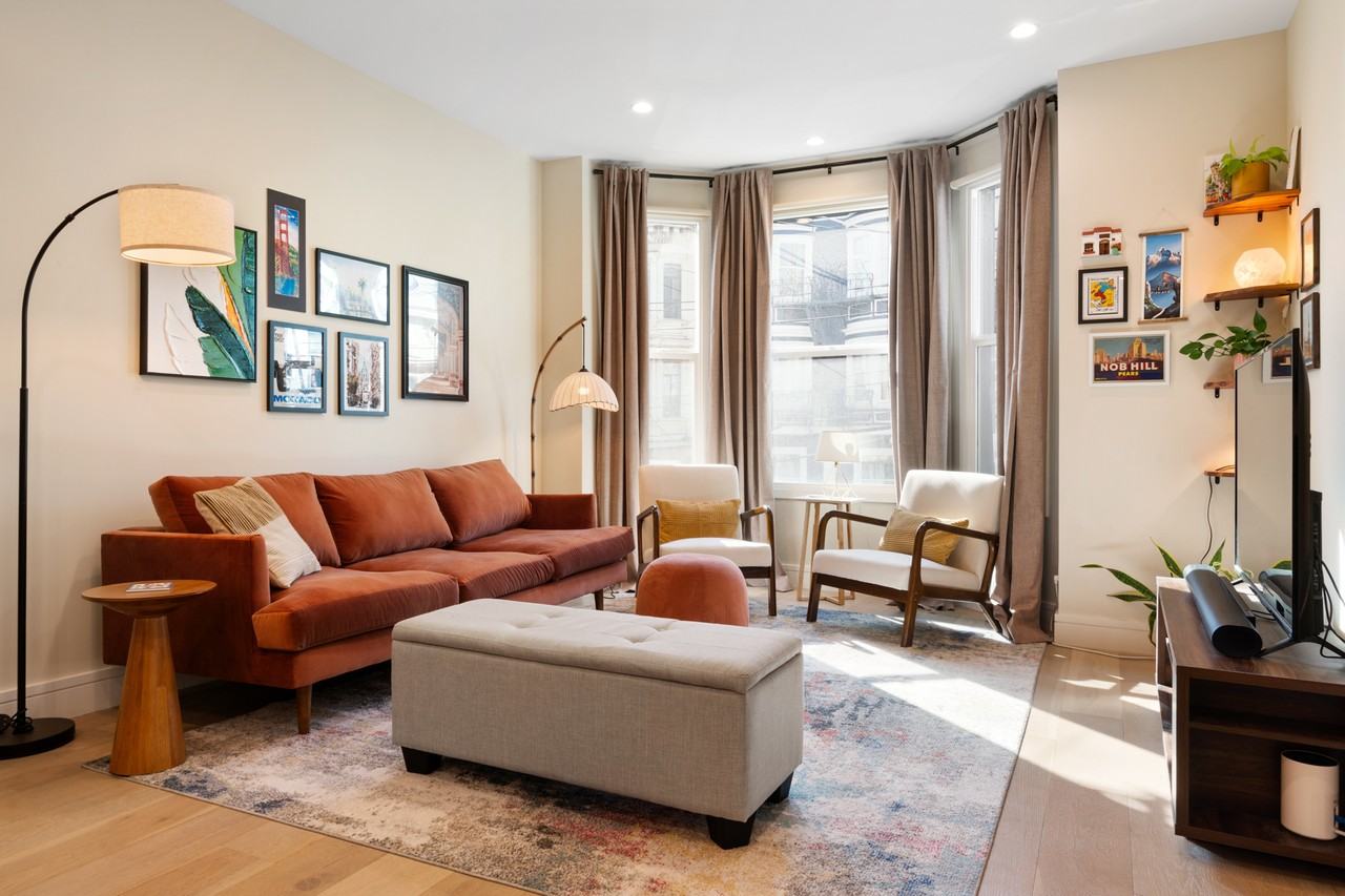 1492 Larkin St #3 - Photo 3 of 23