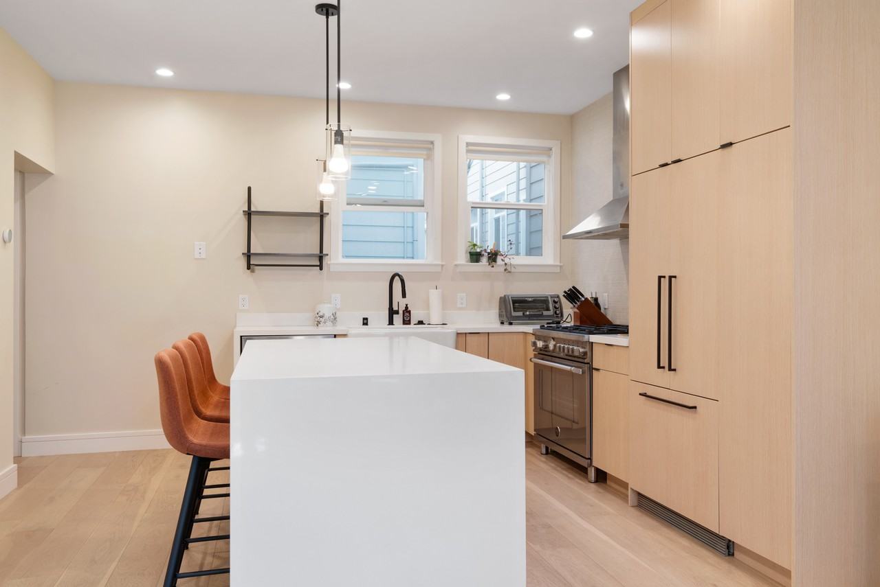 1492 Larkin St #3 - Photo 6 of 23