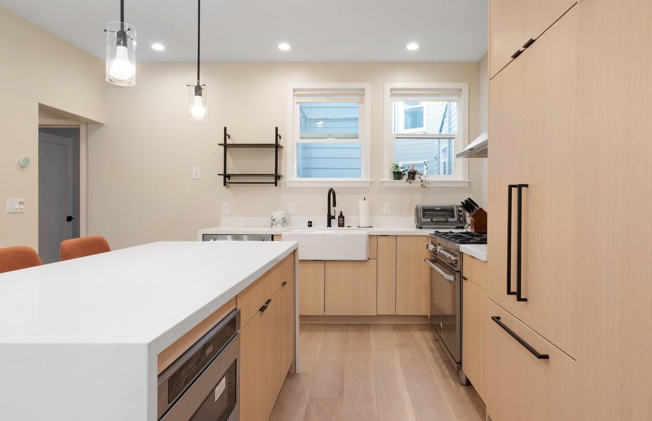 1492 Larkin St #3 - Photo 7 of 23