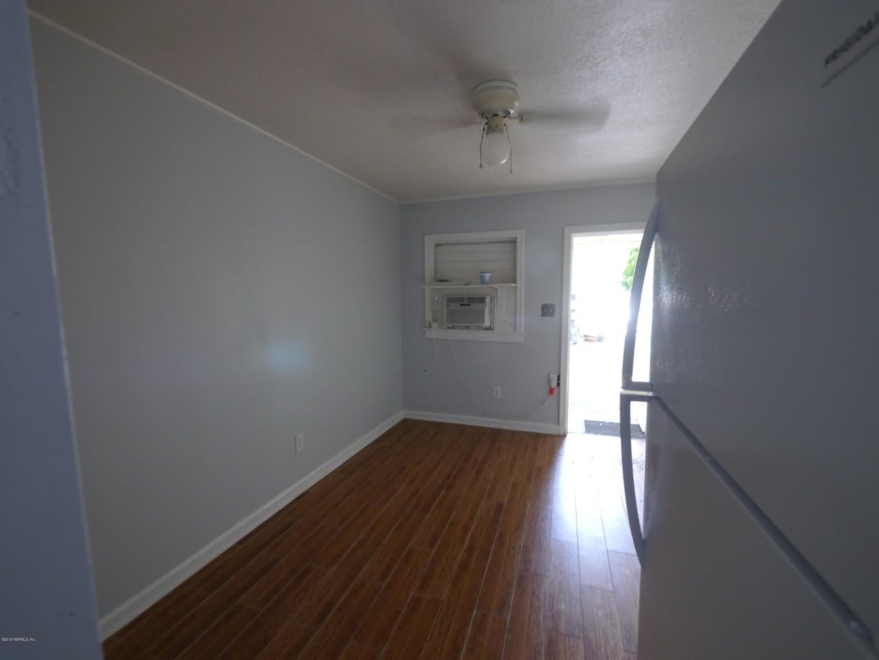 1456 Belmonte Ave - Photo 3 of 9