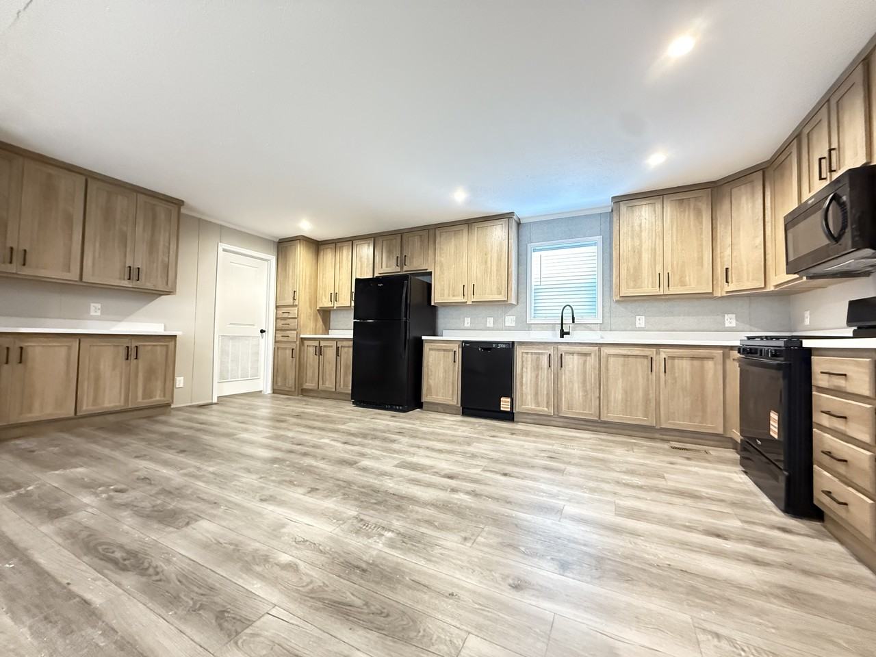 29647 Erie Ct #233 - Photo 4 of 23