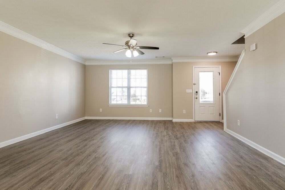 425 Village Bluff Dr - Photo 7 of 18