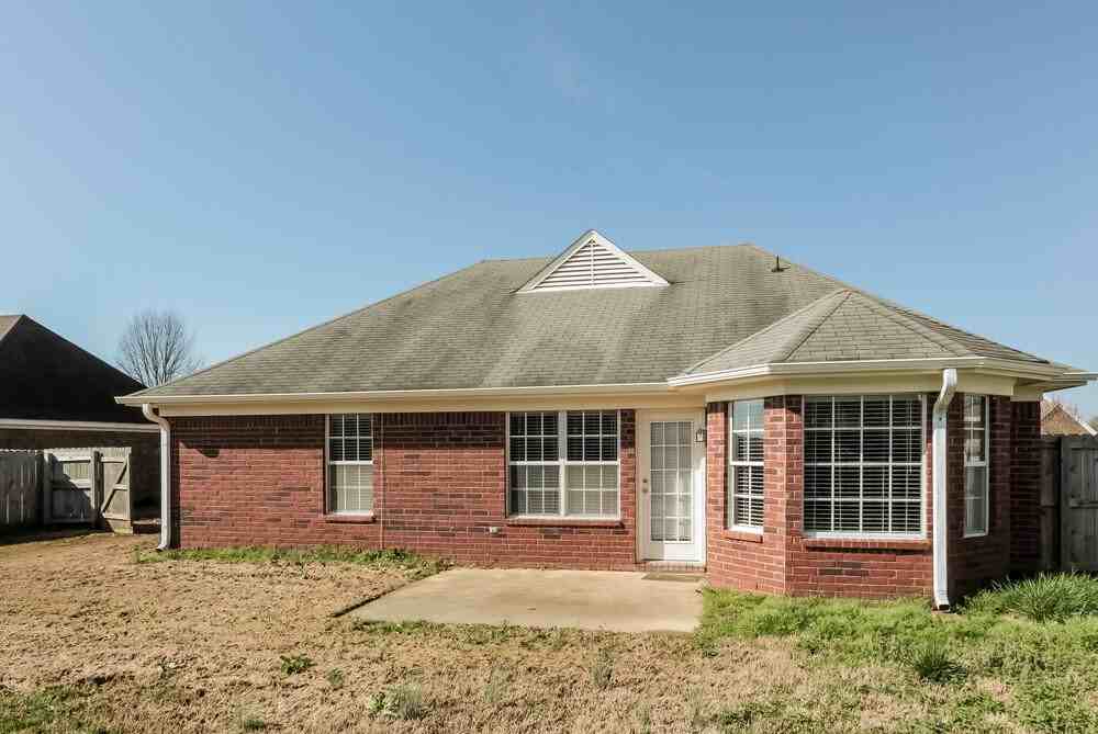 7470 Jennifer Dr - Photo 3 of 15