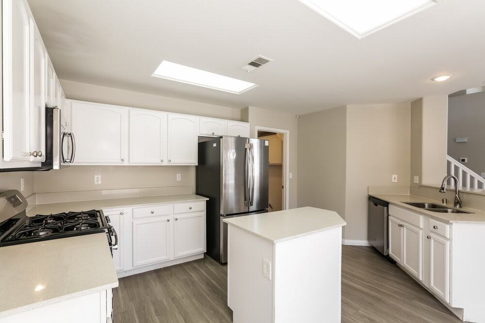 908 Ashurst Ct - Photo 6 of 17