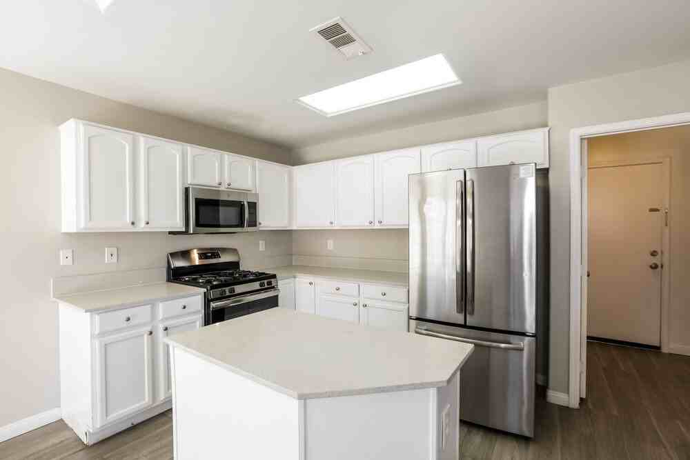 908 Ashurst Ct - Photo 7 of 17