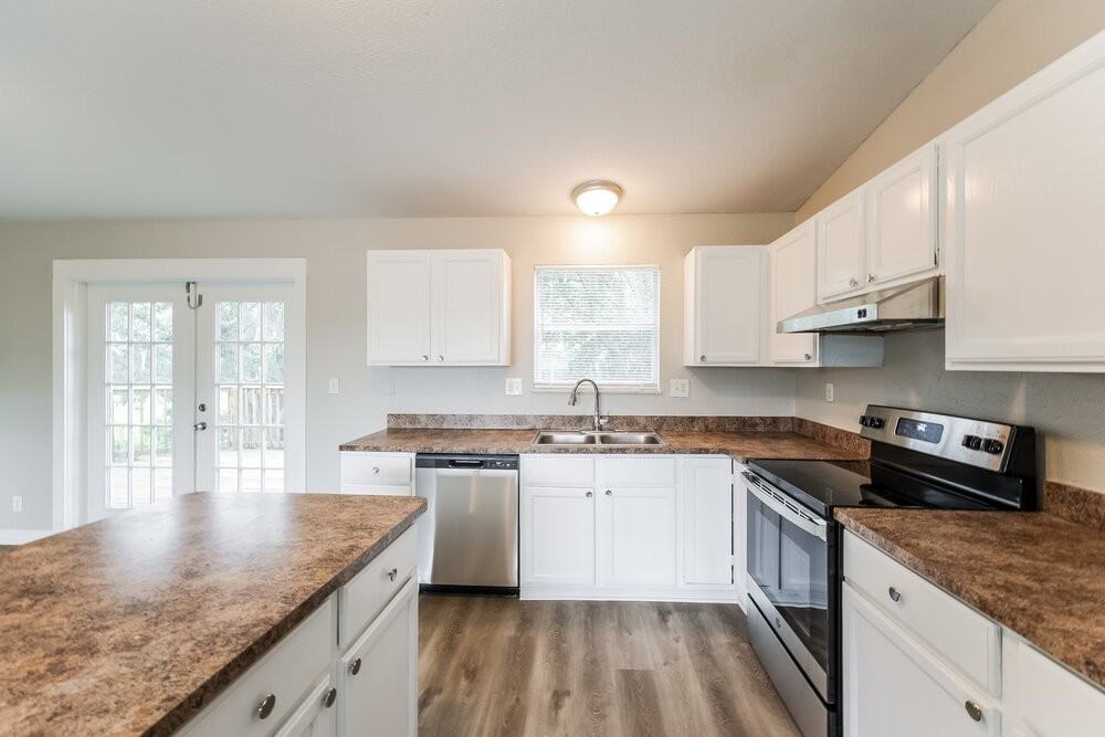 2216 Leda Ave S - Photo 7 of 20