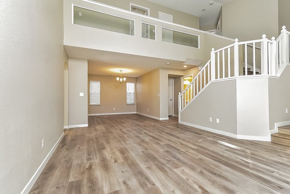 7929 Dover Shores Ave - Photo 5 of 17