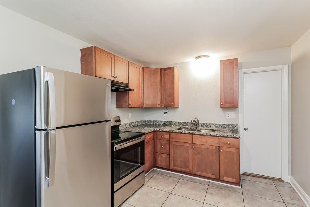 3800 Seaman Dr - Photo 7 of 16