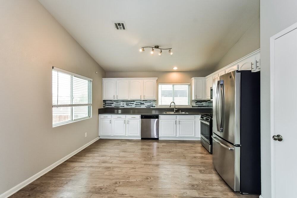 5321 Clover Blossom Ct - Photo 6 of 17