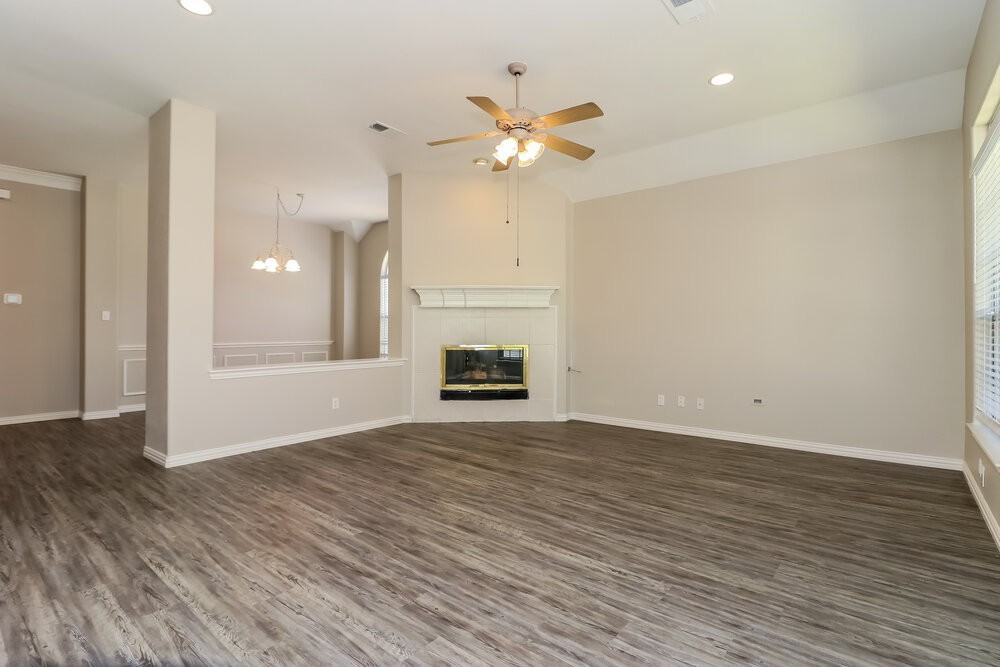 414 Hampton Cir - Photo 3 of 19