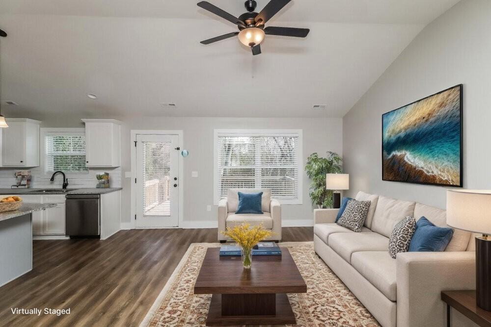 528 Hillandale St Ne - Photo 3 of 19