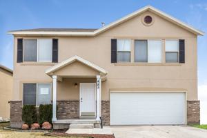 featured image of 485 N Riviera Aly