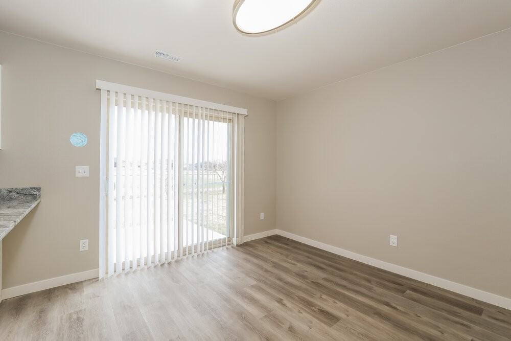 485 N Riviera Aly - Photo 5 of 17