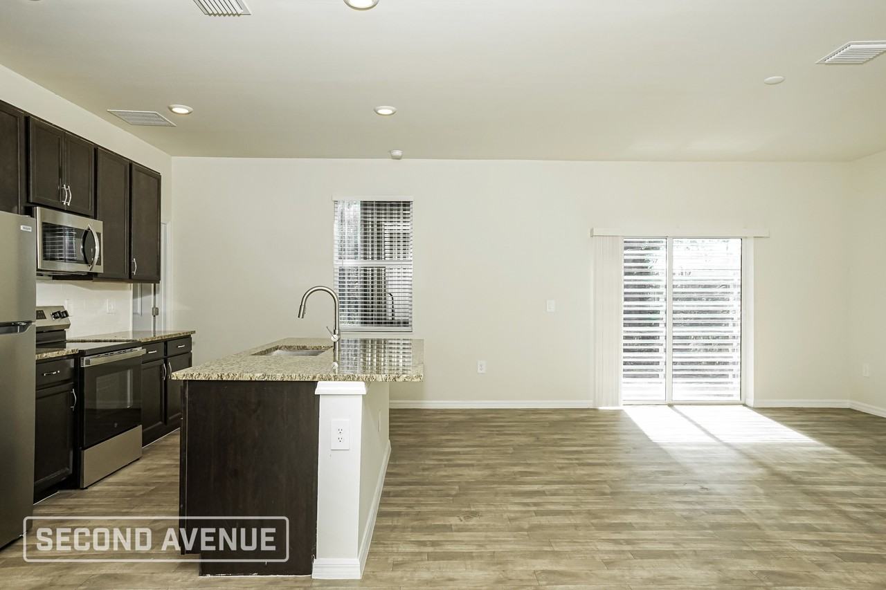 4737 Manila Ave - Photo 3 of 25