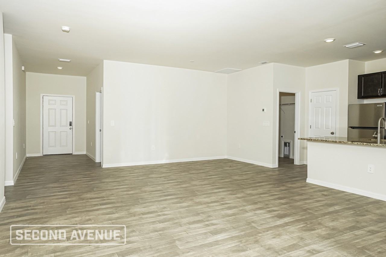 4737 Manila Ave - Photo 5 of 25