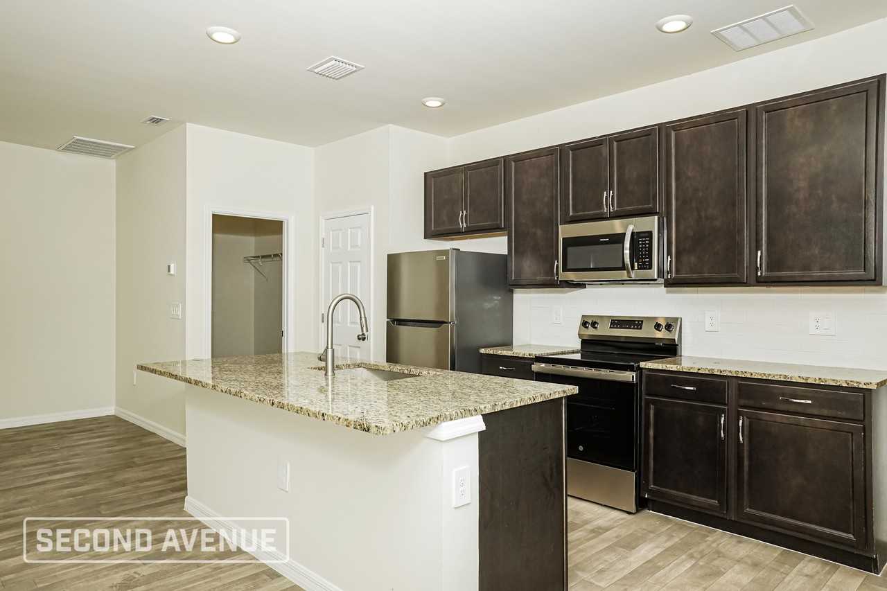 4737 Manila Ave - Photo 7 of 25