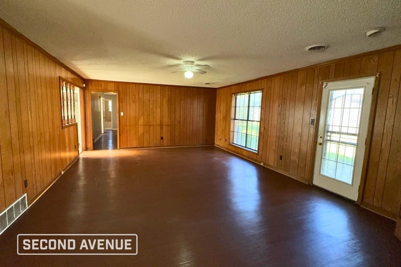 7044 Shadow Oaks Dr - Photo 2 of 15