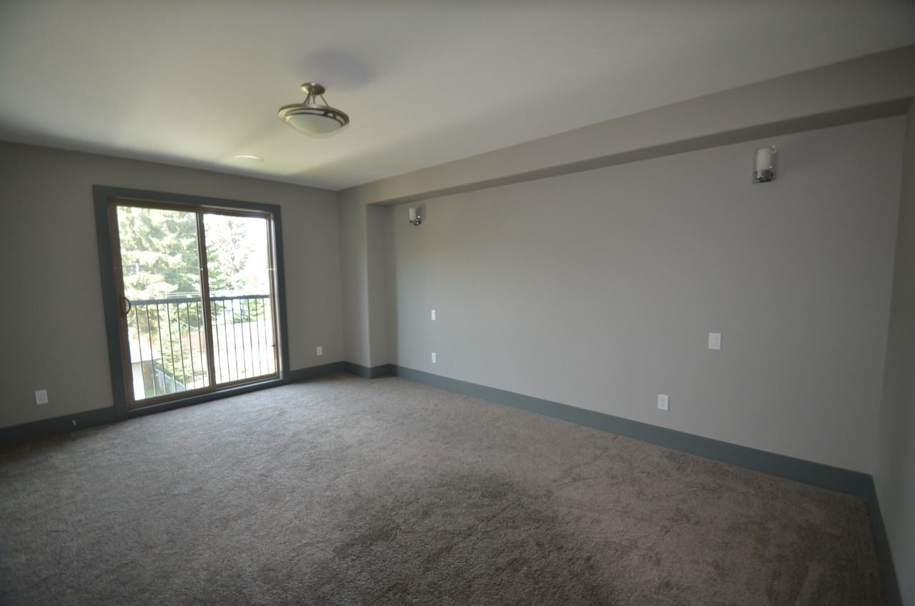3 Bedroom | 2.5 Bathroom | Upper Unit 1522 B Shannon Cres - Photo 7 of 16