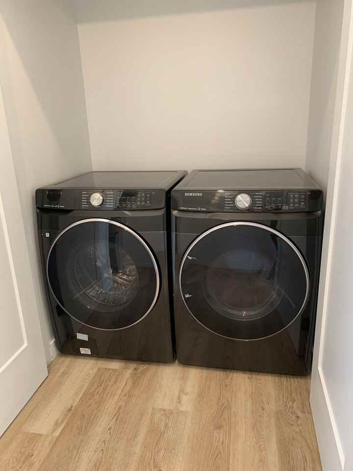 3 Bedroom | 2.5 Bathrooms | Upper Unit 403A Hilliard Street West - Photo 2 of 24