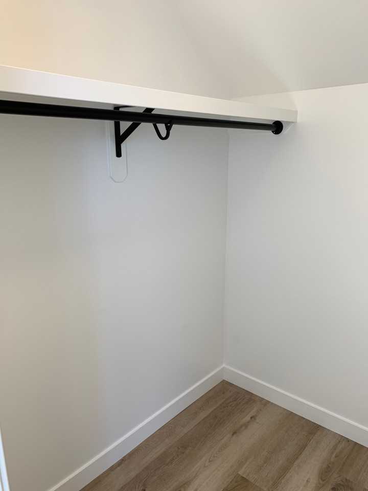 3 Bedroom | 2.5 Bathrooms | Upper Unit 403A Hilliard Street West - Photo 3 of 24