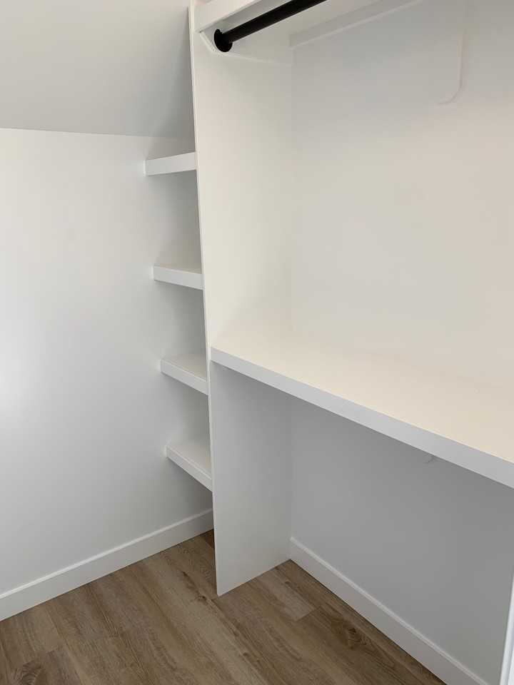 3 Bedroom | 2.5 Bathrooms | Upper Unit 403A Hilliard Street West - Photo 4 of 24