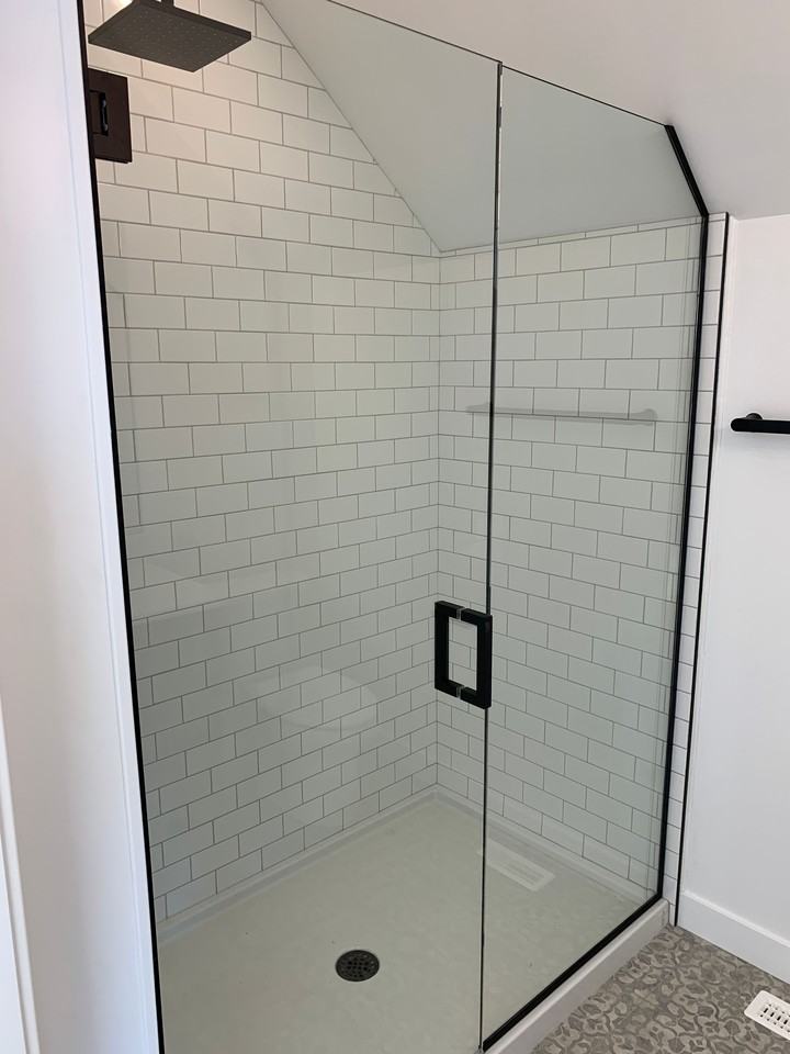 3 Bedroom | 2.5 Bathrooms | Upper Unit 403A Hilliard Street West - Photo 5 of 24