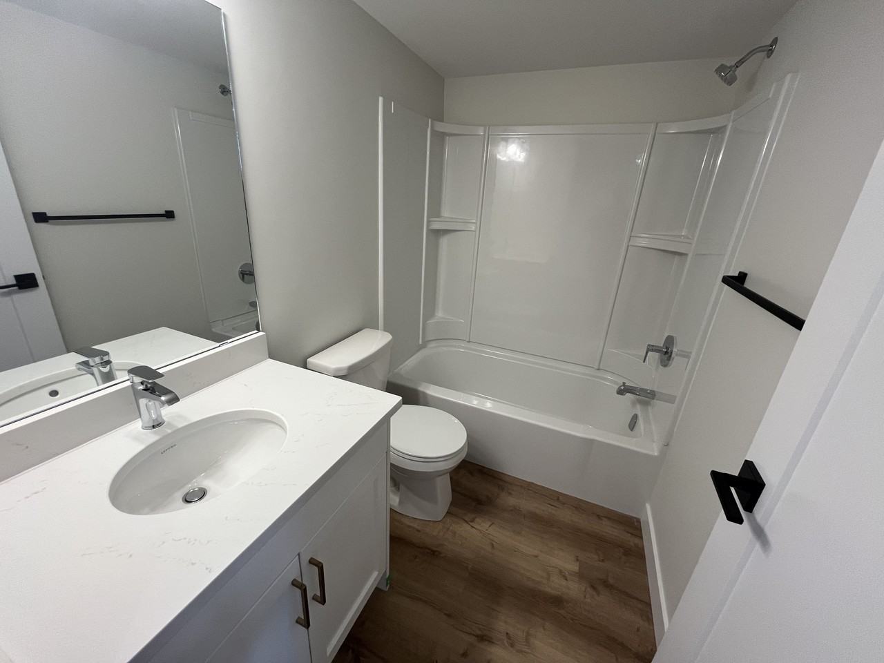 1 Bedroom | 1 Bathroom | Lower Unit 119 Taube Avenue - Photo 7 of 12