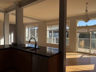 2065 Berkshire Crescent - Photo 5 of 11