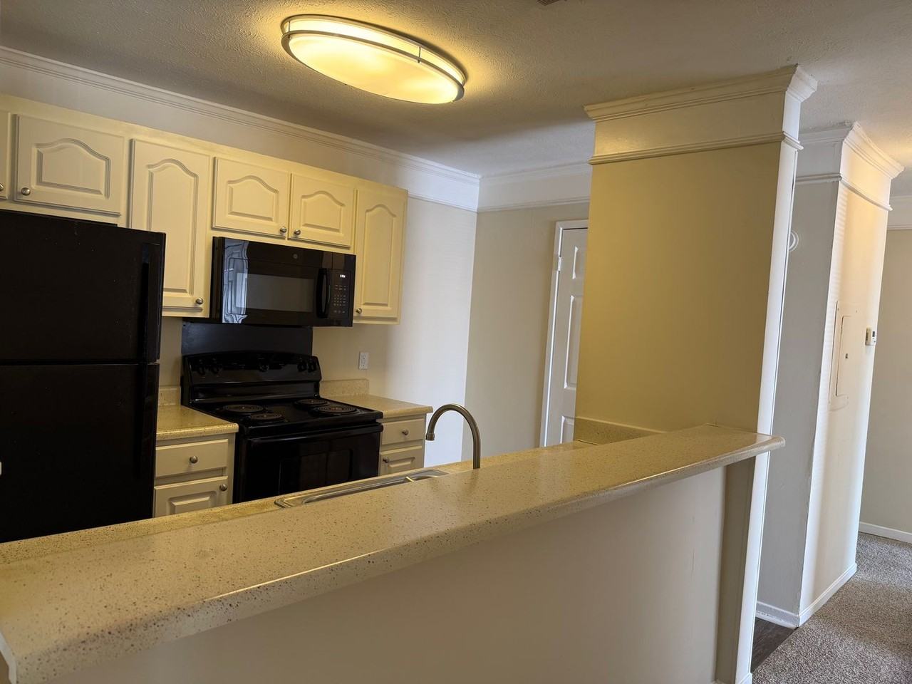 Harbour Club Apartments - Photo 3 of 11