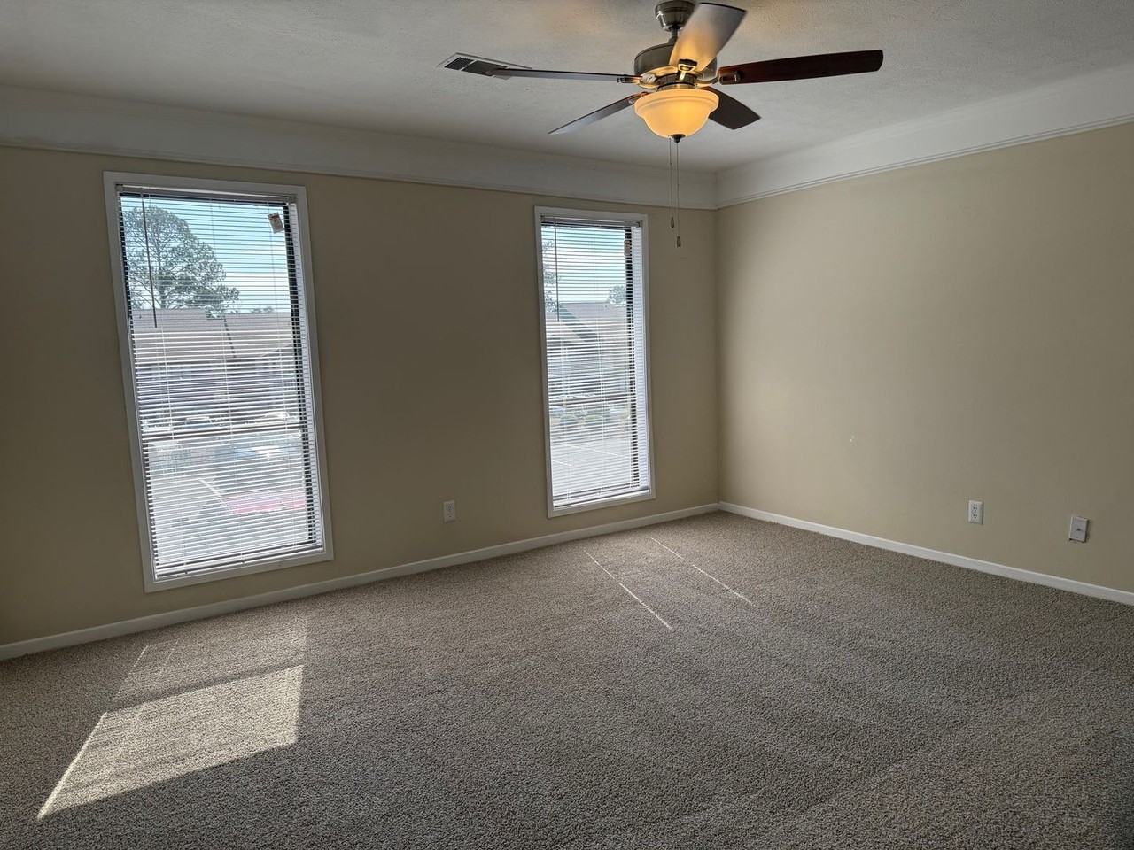 Harbour Club Apartments - Photo 4 of 11