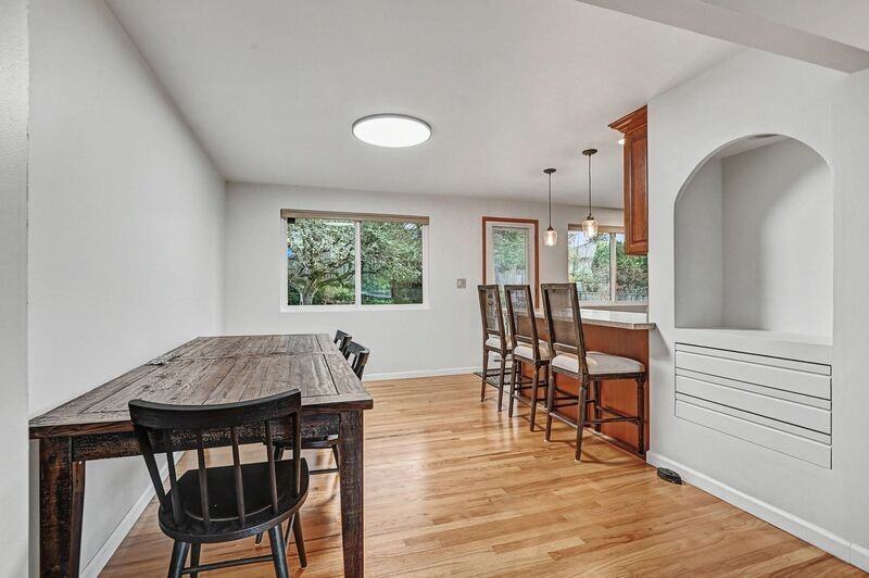 7028 39th Ave Ne - Photo 7 of 26