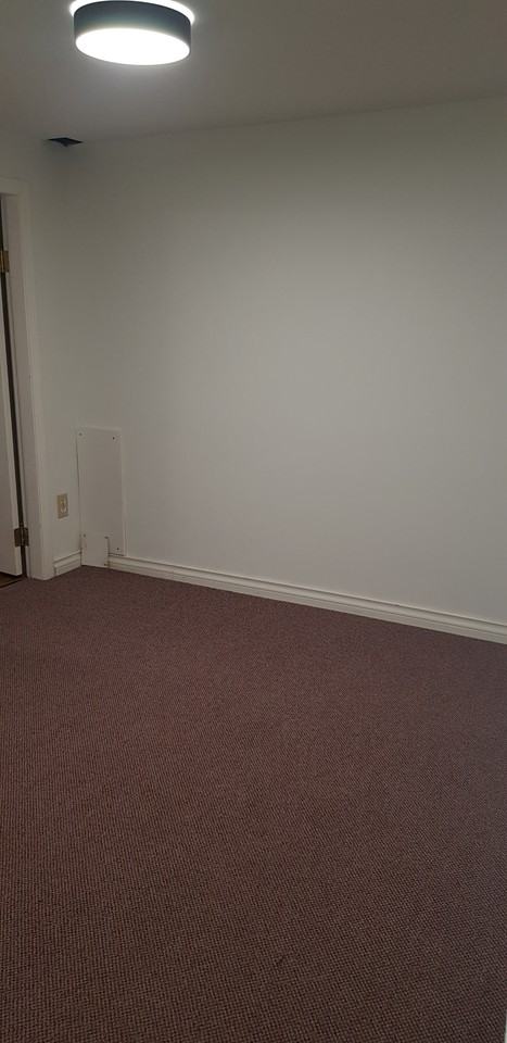 1370 Charter Hill Dr - Photo 3 of 8