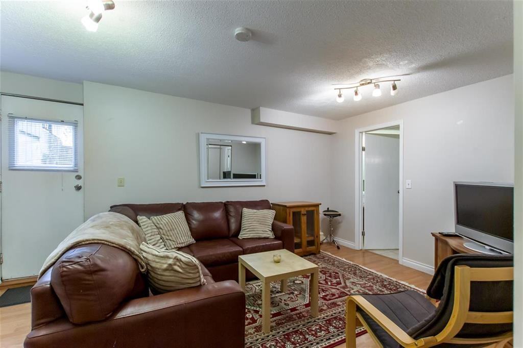 1370 Charter Hill Dr - Photo 4 of 8