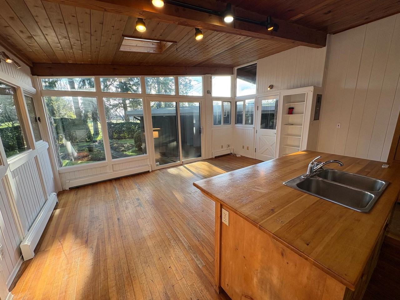 5546 Grove Ave - Photo 3 of 50