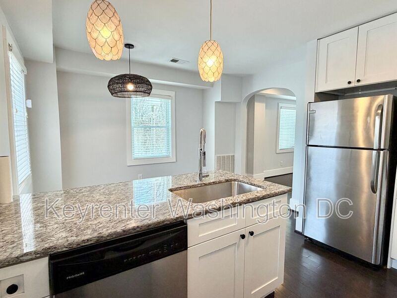 2026 Savannah Pl Se #SE - Photo 3 of 40