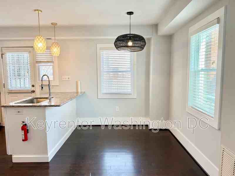 2026 Savannah Pl Se #SE - Photo 6 of 40