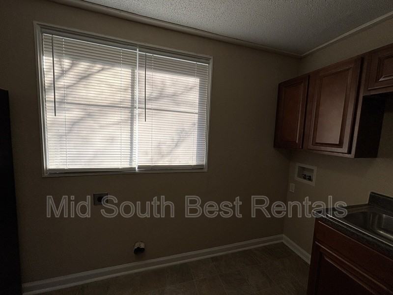 23 Hiland Pl #B - Photo 4 of 9