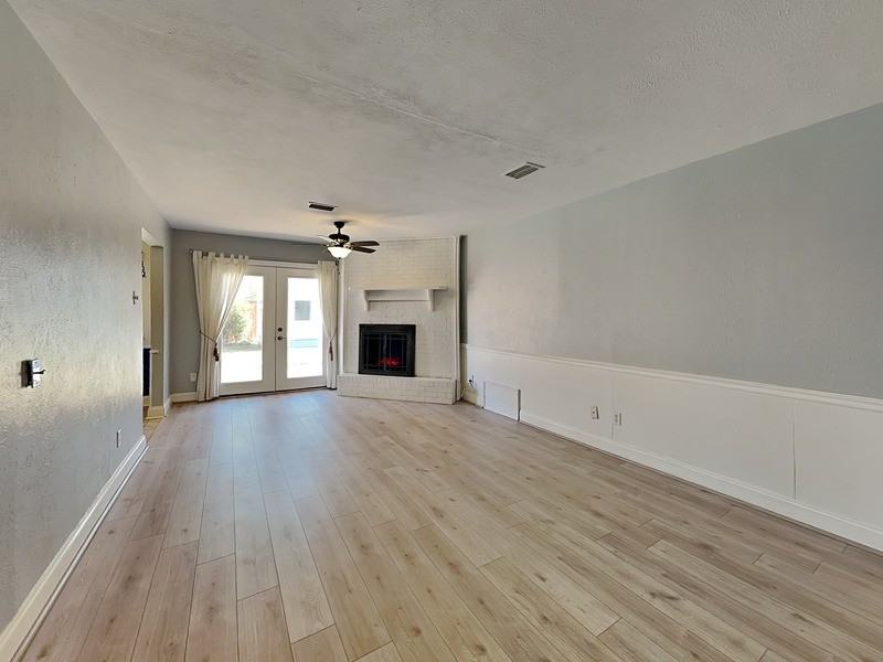 1814 Glenwick Ln - Photo 3 of 15