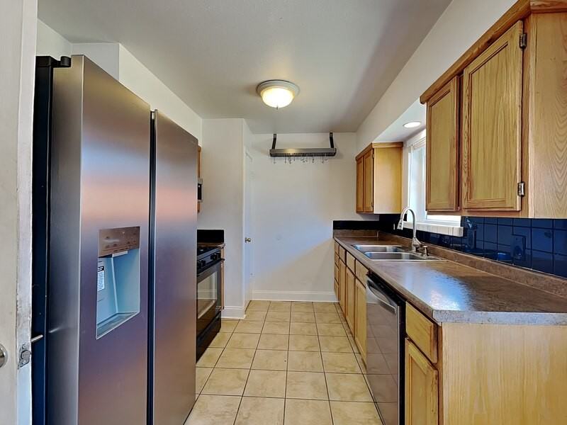 1814 Glenwick Ln - Photo 5 of 15