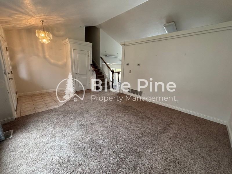 2415 Northstar Dr - Photo 3 of 24