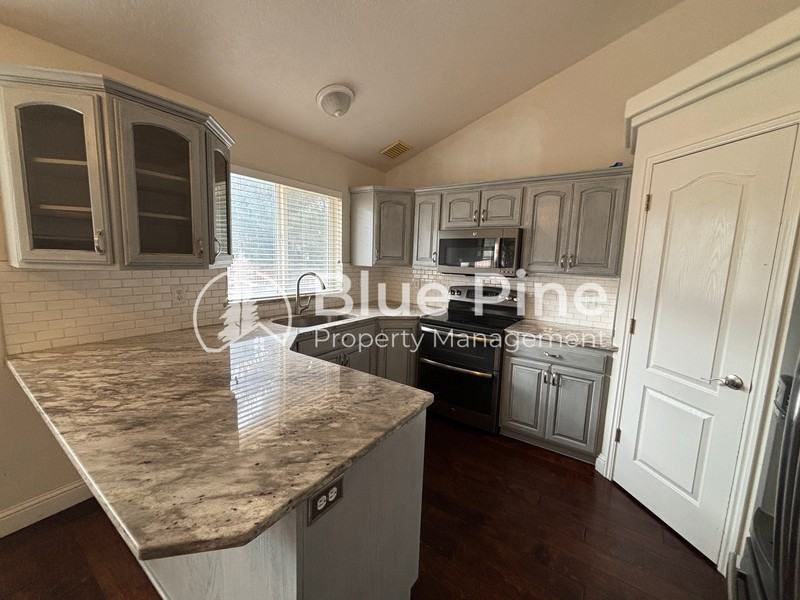 2415 Northstar Dr - Photo 4 of 24